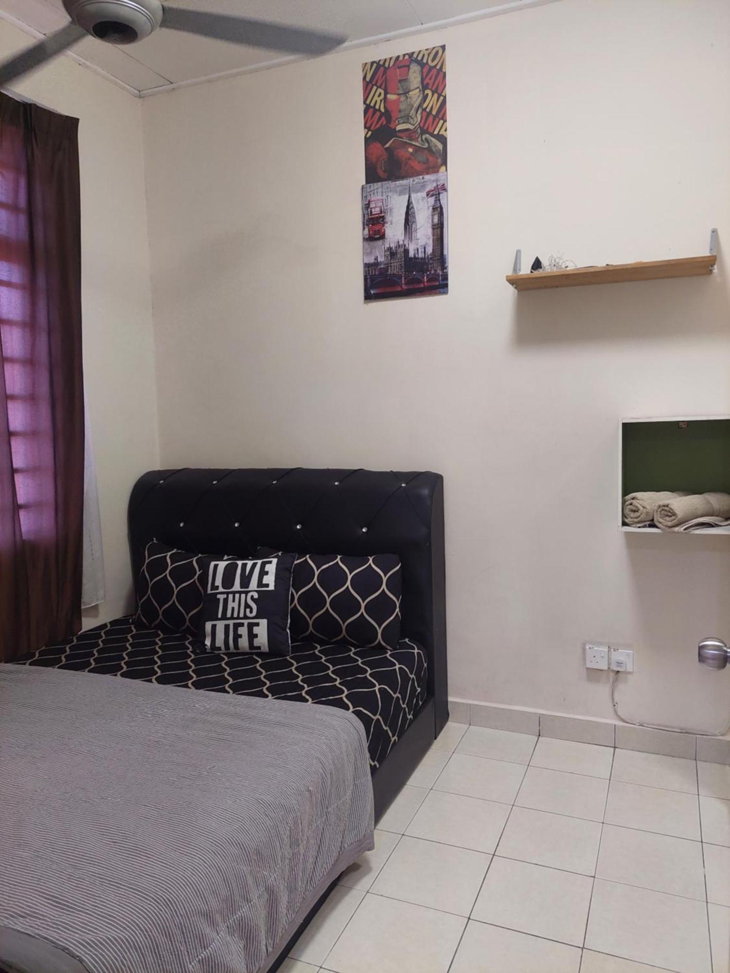 E&A Homestay Klia/ Sepang/ Nilai Экстерьер фото
