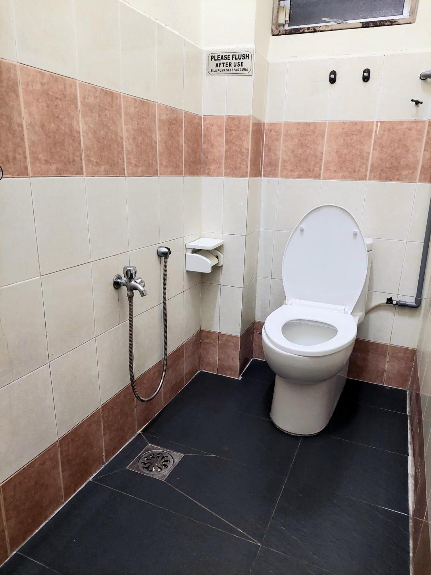E&A Homestay Klia/ Sepang/ Nilai Экстерьер фото