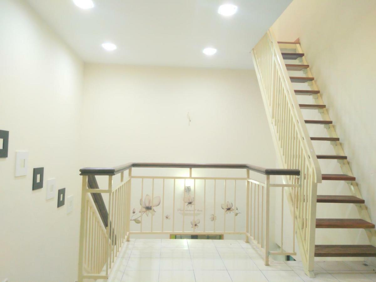 E&A Homestay Klia/ Sepang/ Nilai Экстерьер фото
