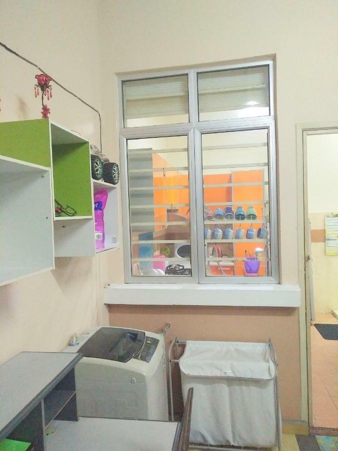 E&A Homestay Klia/ Sepang/ Nilai Экстерьер фото